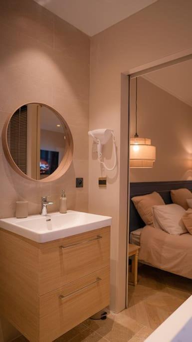 Suite De Luxe Jacuzzi Balneo,King Size Bed Collobrières Exterior foto